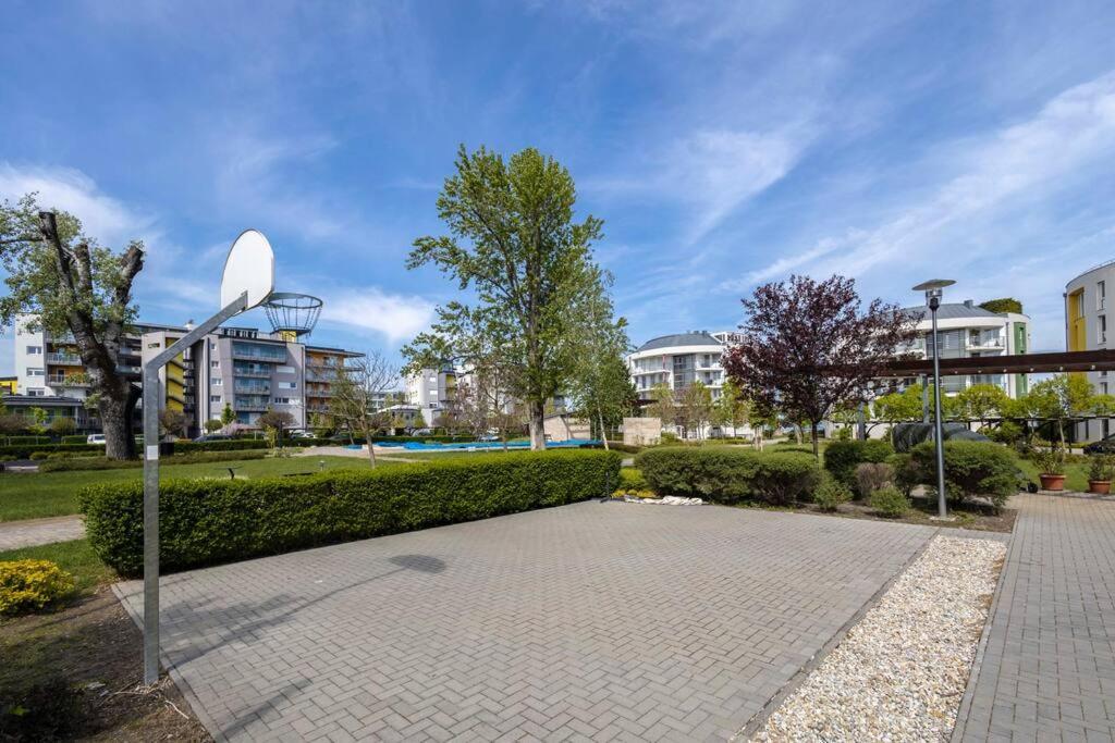 Admiral Pearl Apartment Siofok Exterior photo
