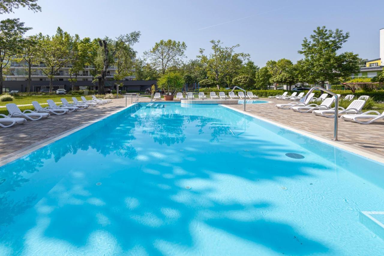 Admiral Pearl Apartment Siofok Exterior photo